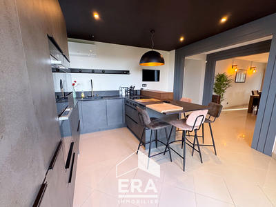 Maison - 196 m² - 5 pièces