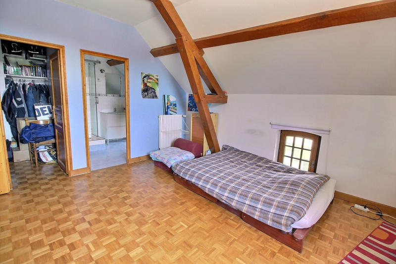 Demeure - 201 m² - 9 pièces