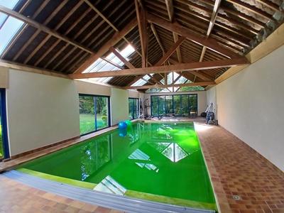 Maison - 260 m² - 9 pièces