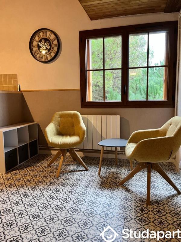 Chambre - 14 m² - 1 pièce