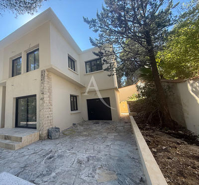 Maison - 101 m² - 5 pièces