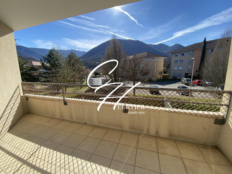 Appartement - 79 m² - 4 pièces