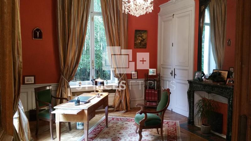 Hôtel particulier - 600 m² - 10 pièces