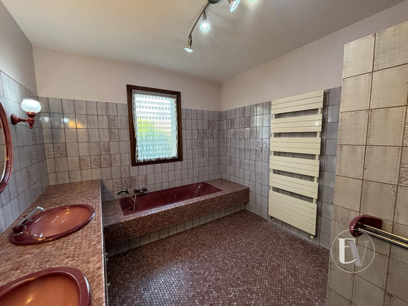 Maison traditionnelle - 154 m² - 5 pièces