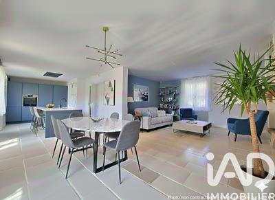 Maison - 175 m² - 8 pièces