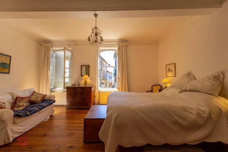 Maison de village - 256 m² - 10 pièces