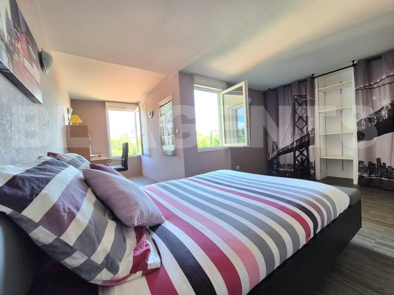 Maison - 137 m² - 5 pièces