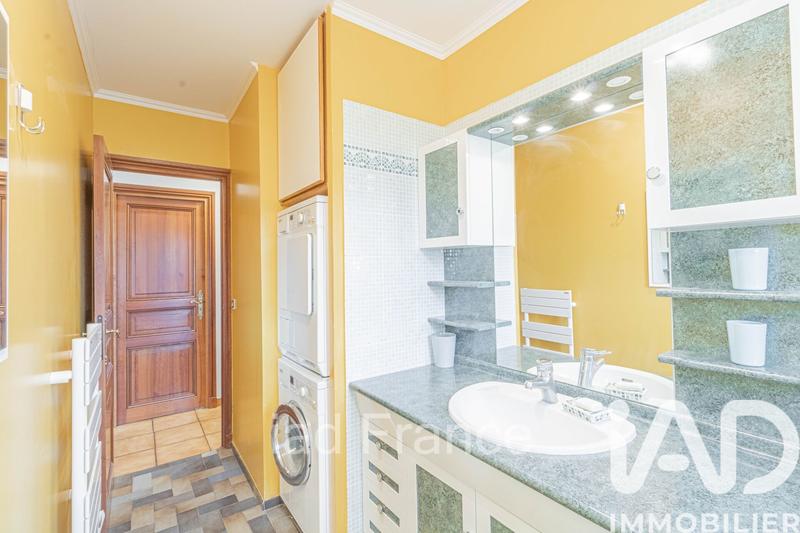 Maison - 192 m² - 8 pièces