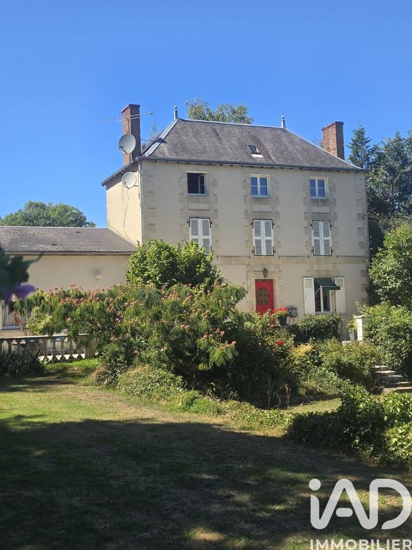 Maison - 220 m² - 9 pièces