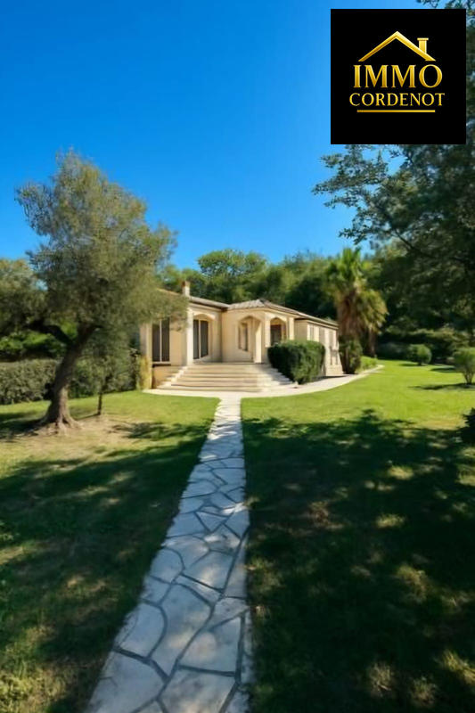 Villa - 250 m² - 7 pièces