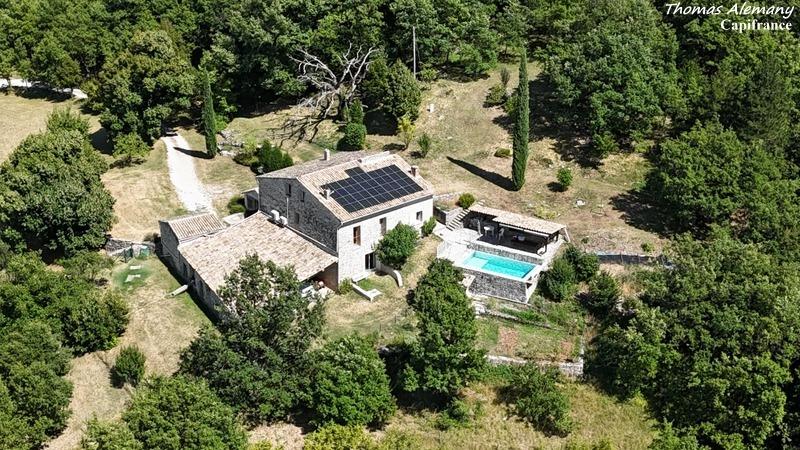 Propriété - 180 m² - 10 pièces