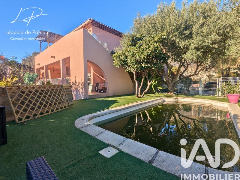 Maison - 198 m² - 8 pièces