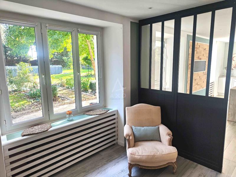 Maison - 250 m² - 8 pièces