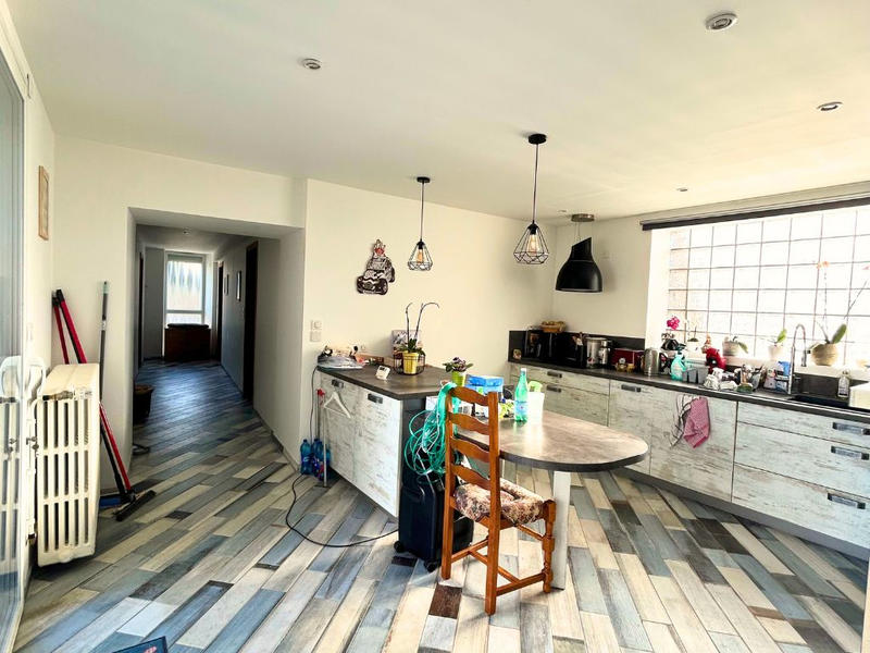 Maison - 350 m² - 10 pièces