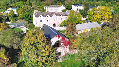 Propriété - 475 m²