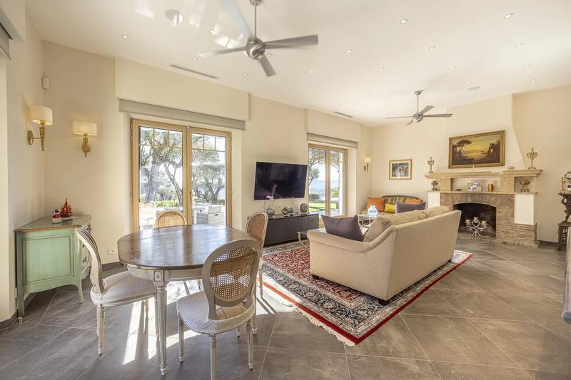 Maison - 390 m² - 12 pièces