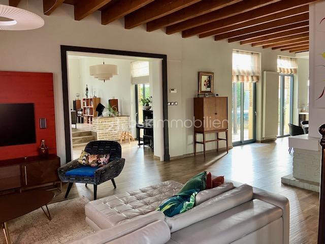 Maison - 270 m² - 7 pièces