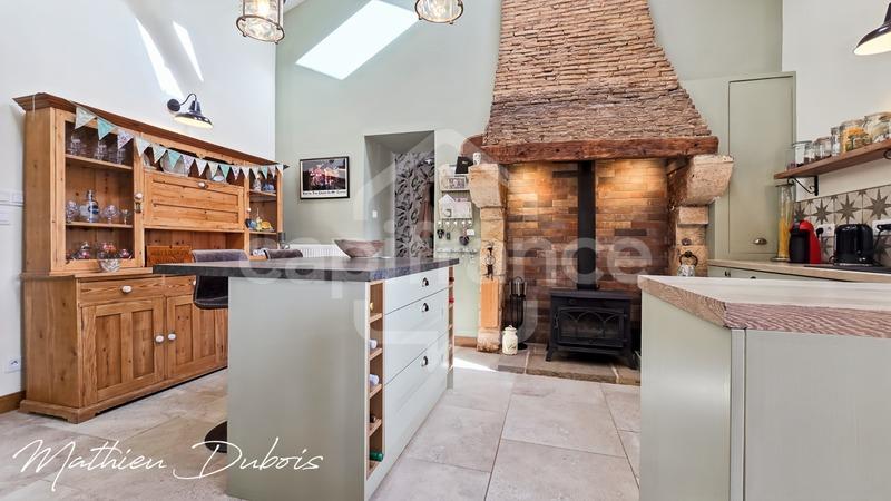 Maison - 167 m² - 8 pièces