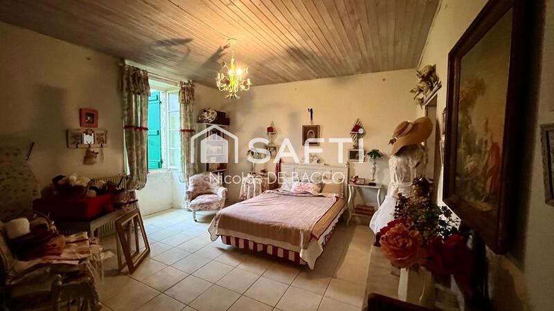 Maison - 220 m² - 5 pièces