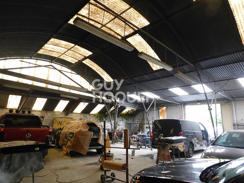 Local d'activité / Entrepôt - 703 m²