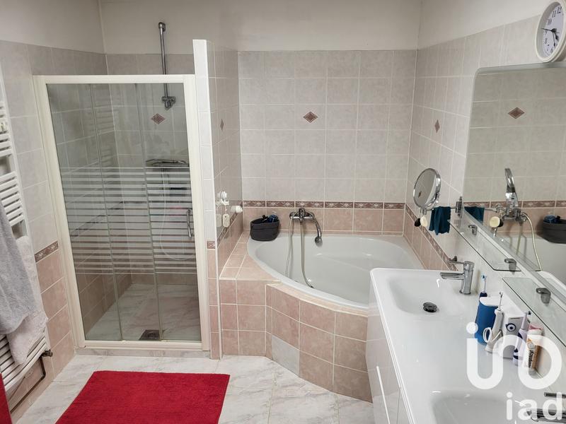 Maison - 195 m² - 7 pièces