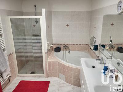 Maison - 195 m² - 7 pièces