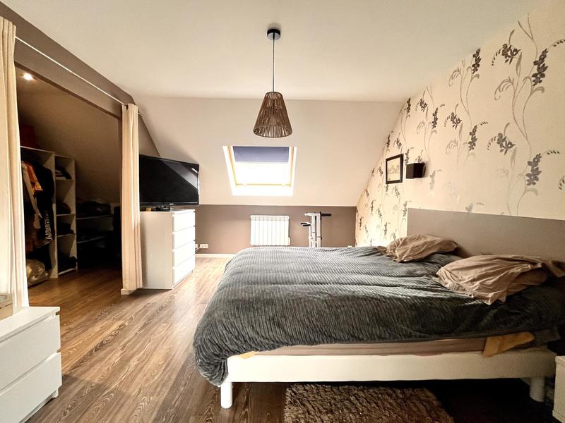 Maison - 222 m² - 8 pièces