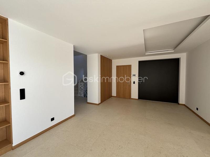 Maison - 262 m² - 5 pièces