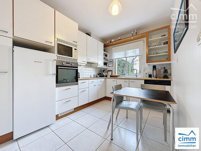 Maison contemporaine - 186 m² - 8 pièces