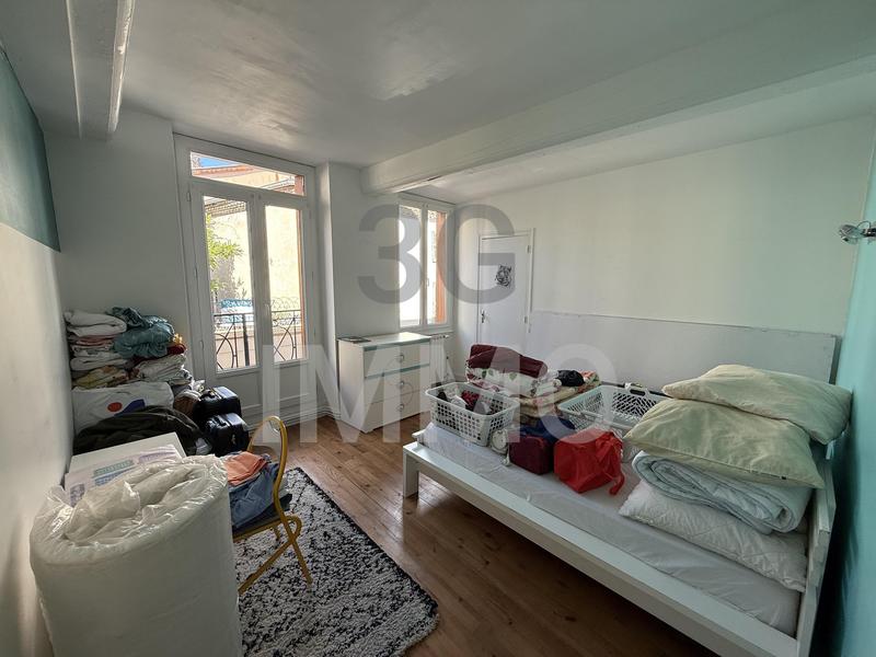 Maison - 214 m² - 6 pièces