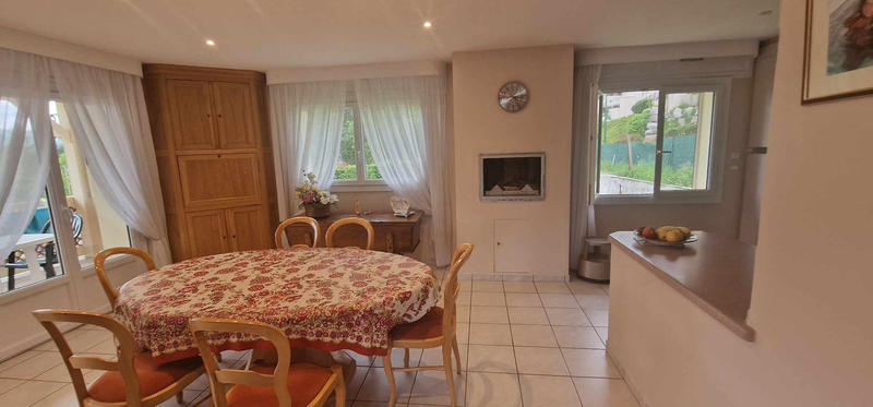 Villa - 163 m² - 10 pièces