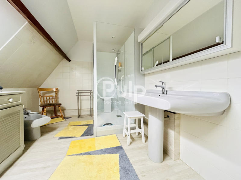 Pavillon - 170 m² - 8 pièces