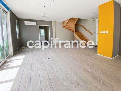 Propriété - 288 m² - 17 pièces