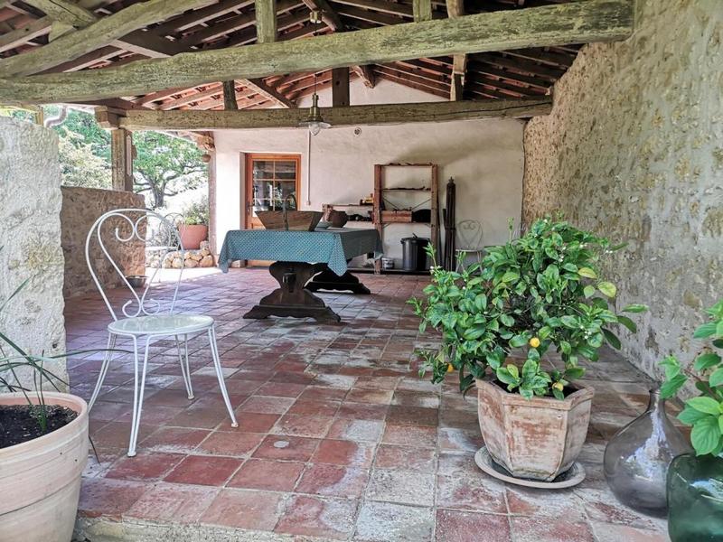 Maison - 394 m² - 10 pièces