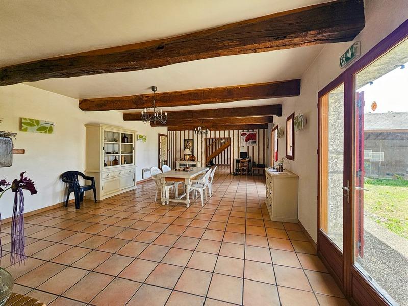 Maison - 453 m² - 14 pièces