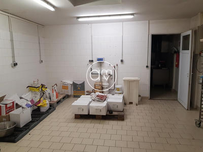 Fonds de commerce - Local commercial - 180 m²