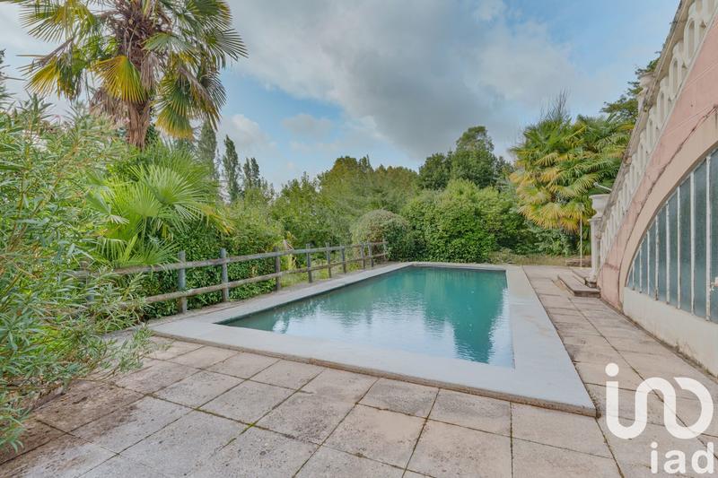 Maison - 402 m² - 12 pièces