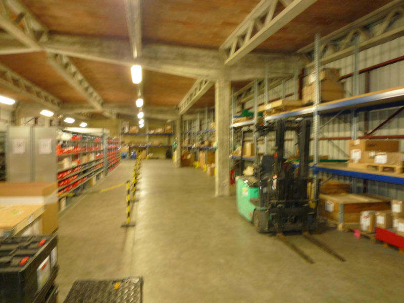 Entrepôt - 3 000 m² - 6 pièces