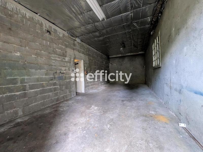 Maison - 237 m² - 10 pièces