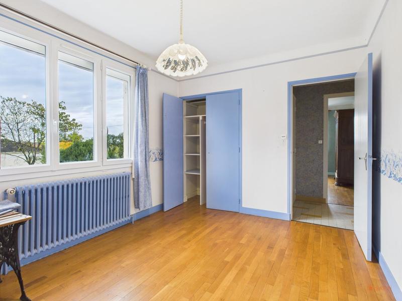 Maison - 219 m² - 5 pièces
