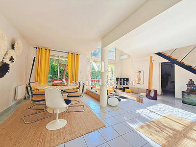 Maison contemporaine - 170 m² - 8 pièces