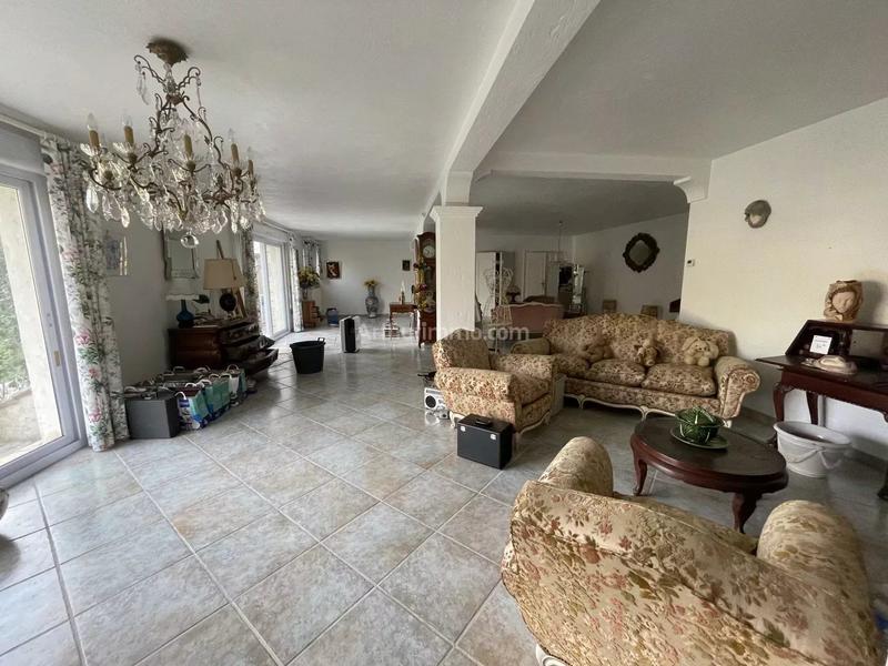 Maison - 250 m² - 5 pièces