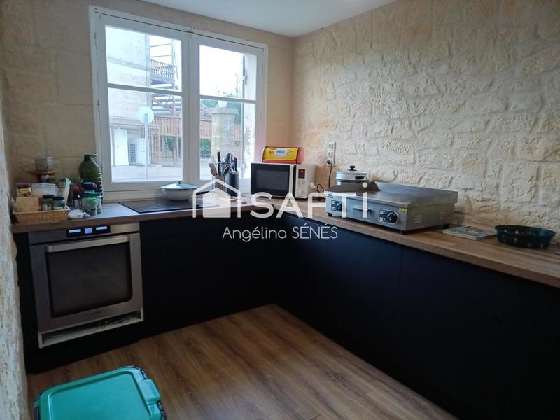 Maison - 300 m² - 16 pièces