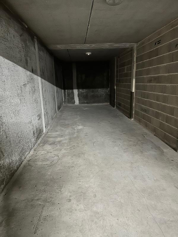 Parking / Garage - 28 m²