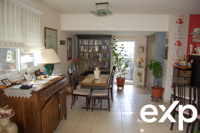 Maison - 215 m² - 8 pièces