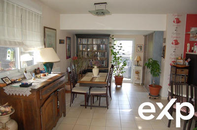 Maison - 215 m² - 8 pièces