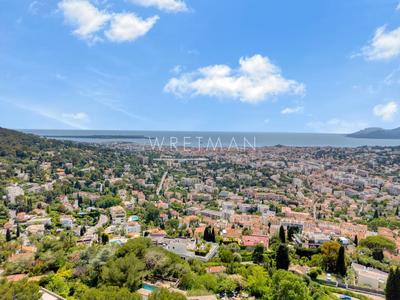 Villa - 222 m² - 6 pièces