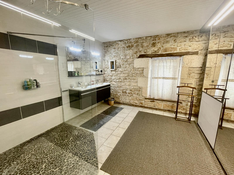 Maison - 430 m² - 13 pièces