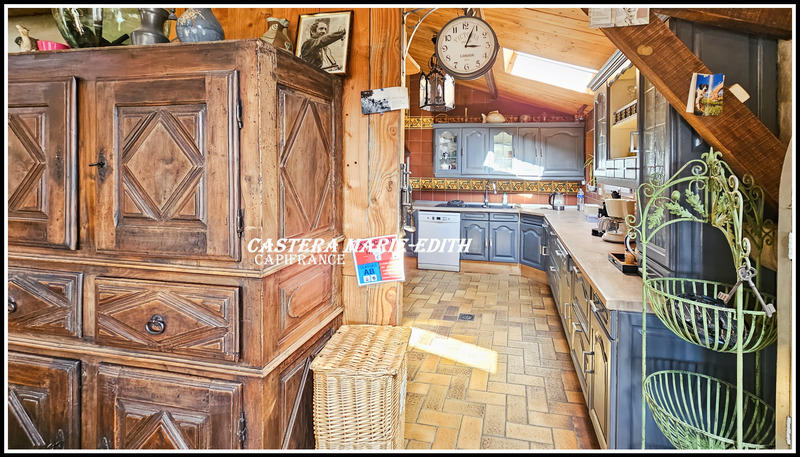 Propriété - 500 m² - 26 pièces