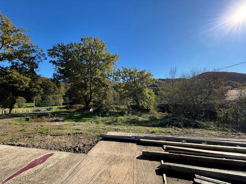 Terrain constructible - 3 000 m²